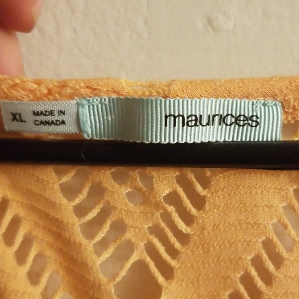 Laser Cut Top - Picture 2 of 3